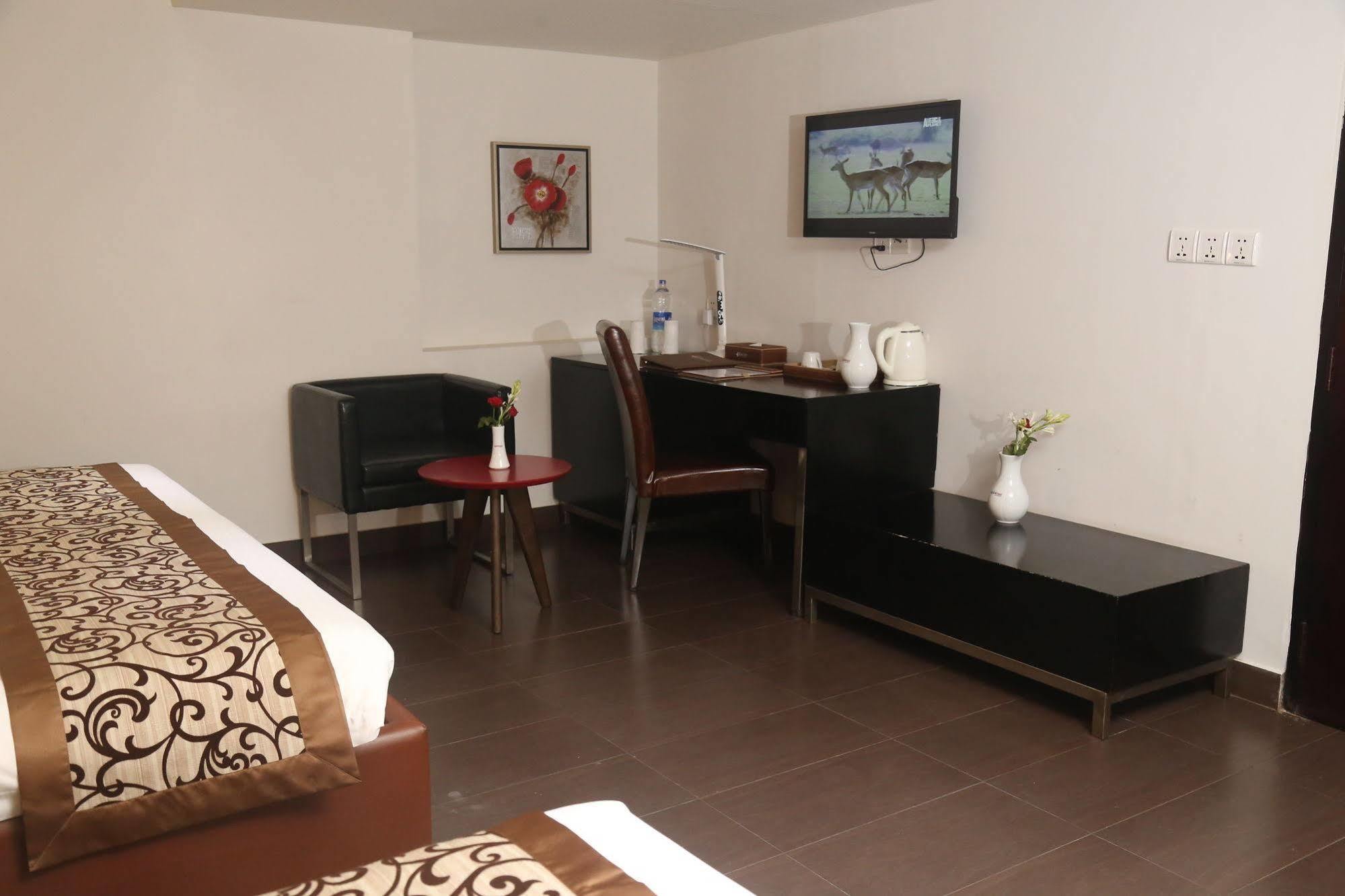 Galesia Hotel&Resort Dhaka Esterno foto