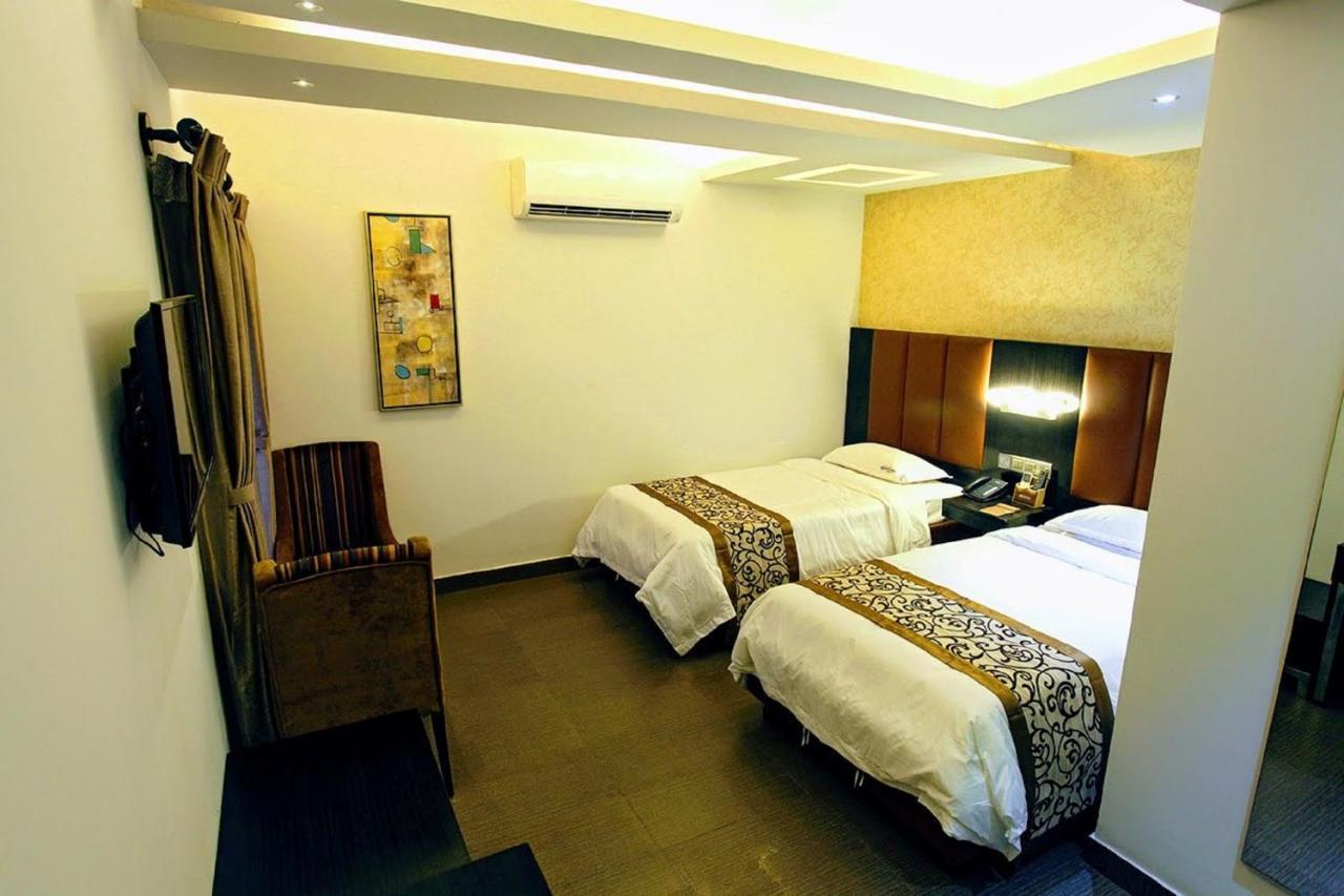 Galesia Hotel&Resort Dhaka Esterno foto